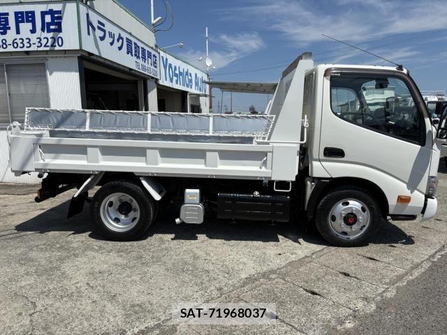 Hino DUTRO 2018-03 8524525-2