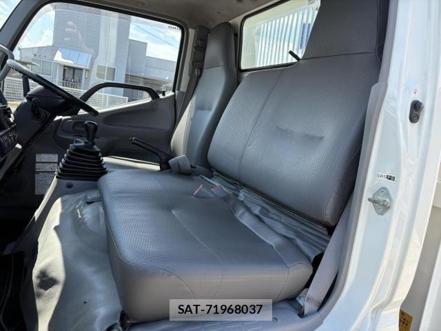 Hino DUTRO 2018-03 8524525-5