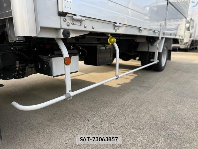 Hino DUTRO 2025-03 8524464-16