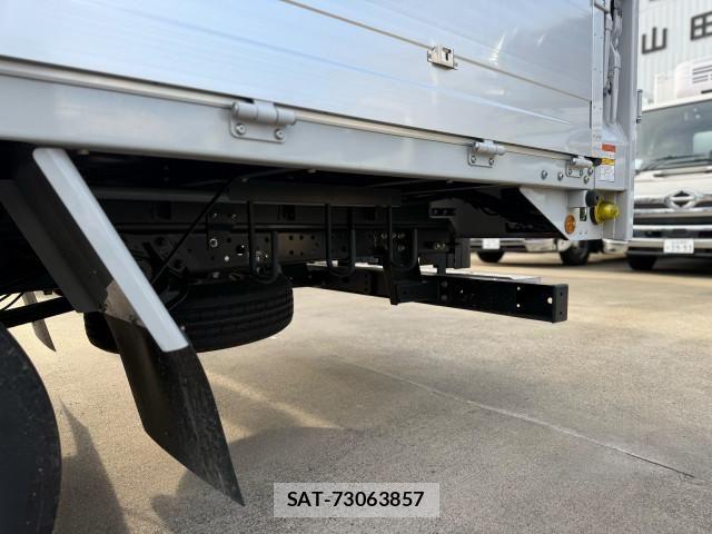 Hino DUTRO 2025-03 8524464-19