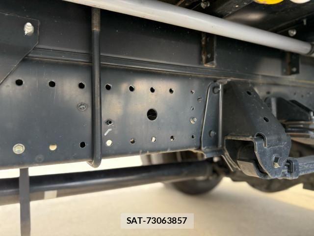 Hino DUTRO 2025-03 8524464-25