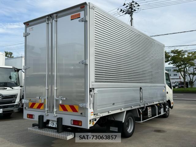 Hino DUTRO 2025-03 8524464-3