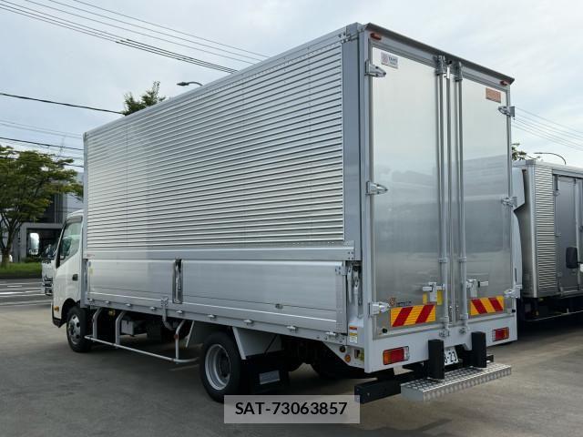 Hino DUTRO 2025-03 8524464-5