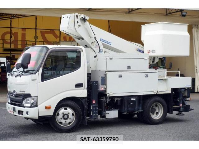 Hino DUTRO 2018-02 8524526-0