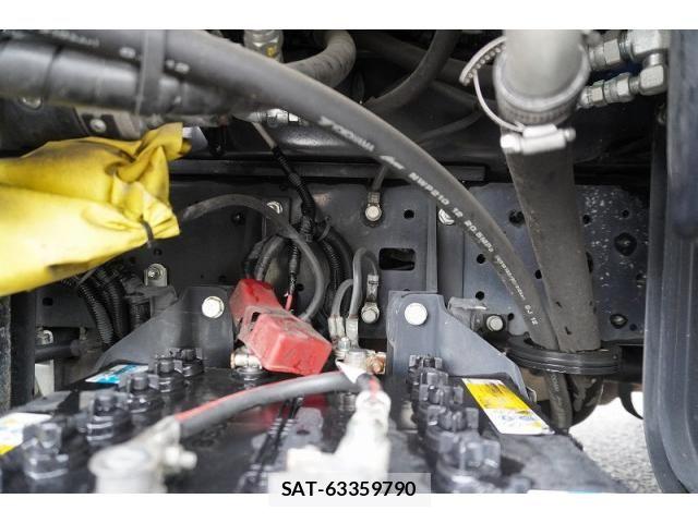 Hino DUTRO 2018-02 8524526-11