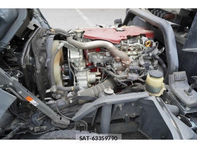 Hino DUTRO 2018-02 8524526-13