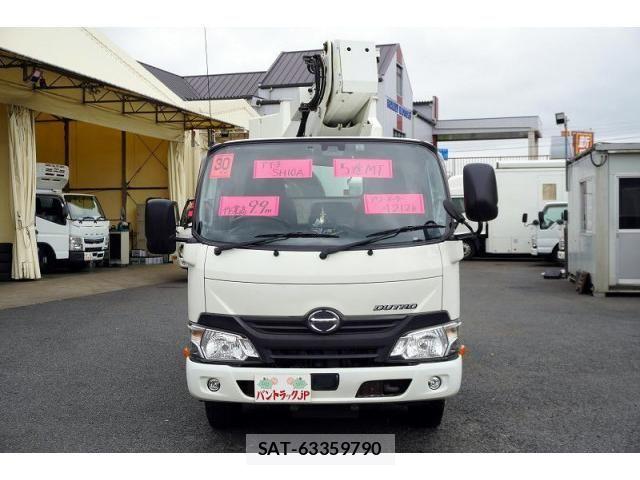 Hino DUTRO 2018-02 8524526-1