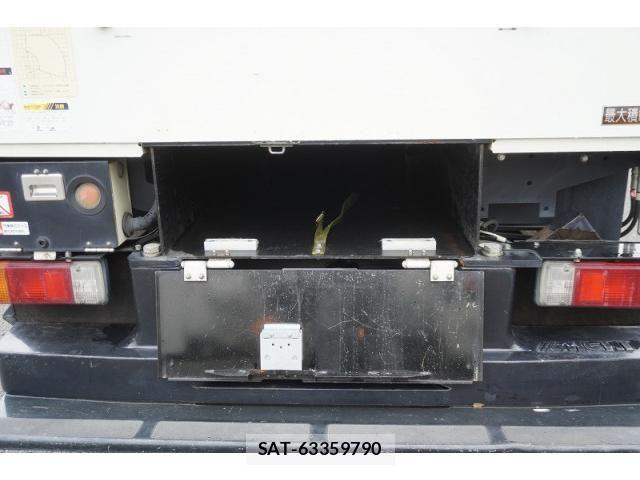 Hino DUTRO 2018-02 8524526-19
