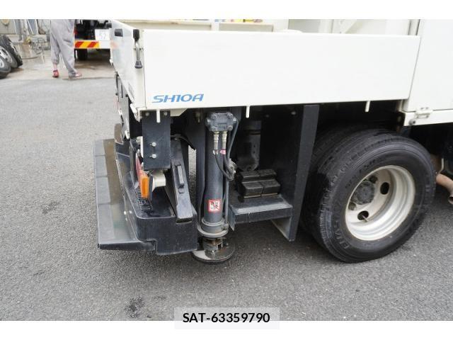 Hino DUTRO 2018-02 8524526-21