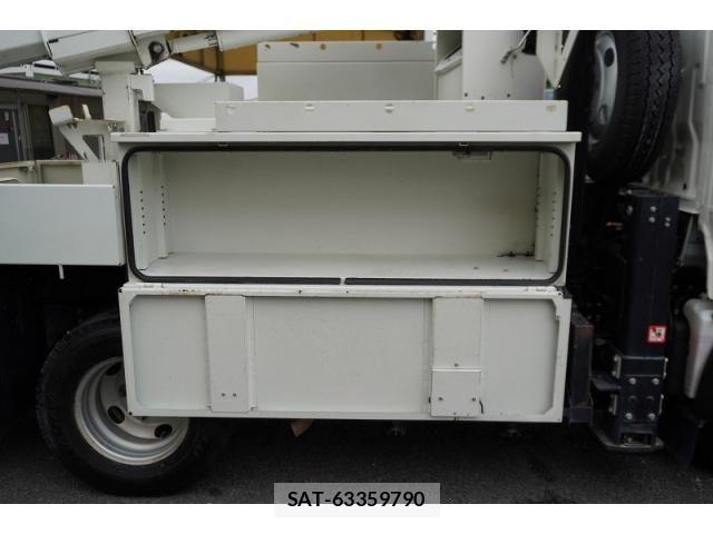 Hino DUTRO 2018-02 8524526-22