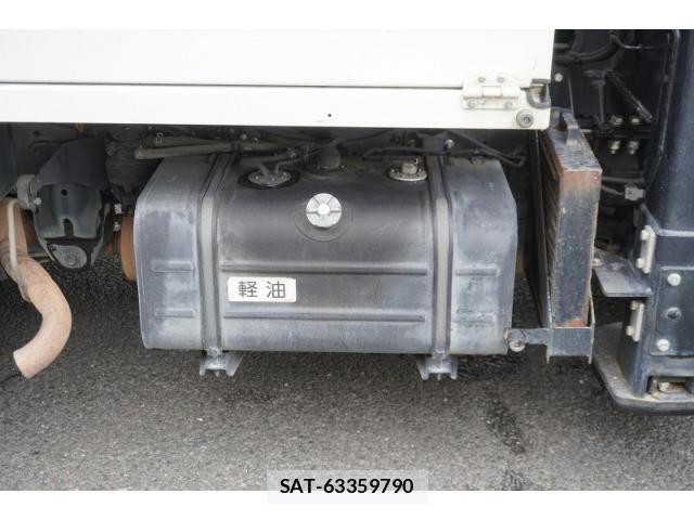 Hino DUTRO 2018-02 8524526-23