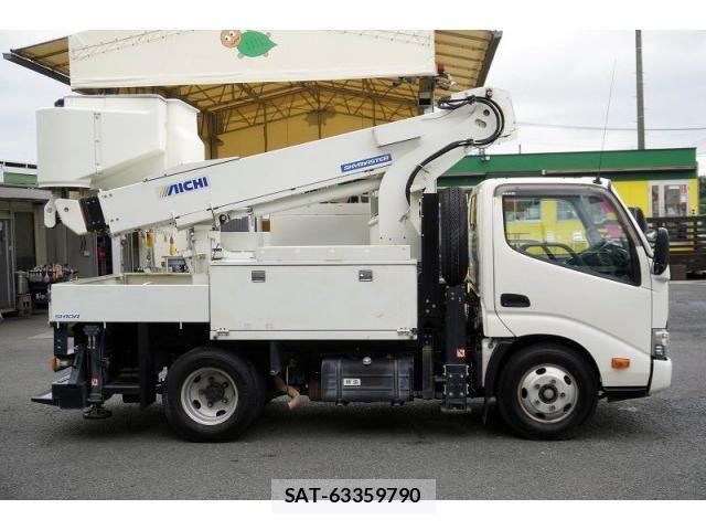 Hino DUTRO 2018-02 8524526-4
