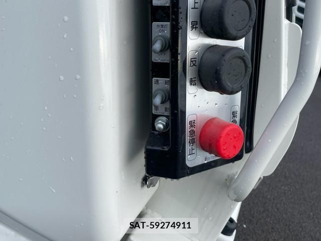 Hino DUTRO 2025-11 8524442-16