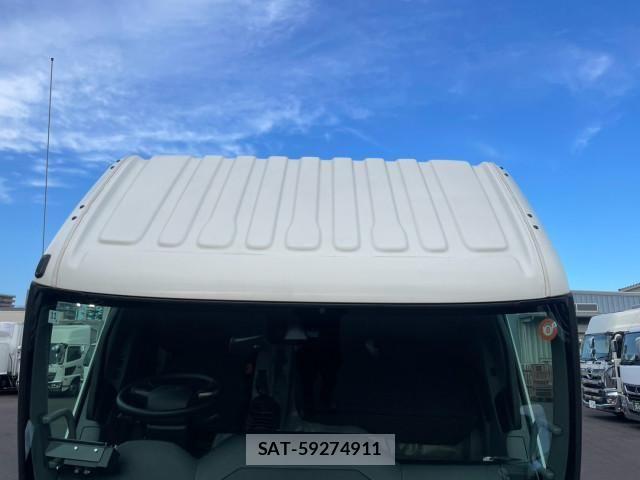 Hino DUTRO 2025-11 8524442-26