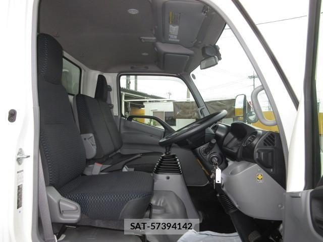 Hino DUTRO 2025-01 8524457-21