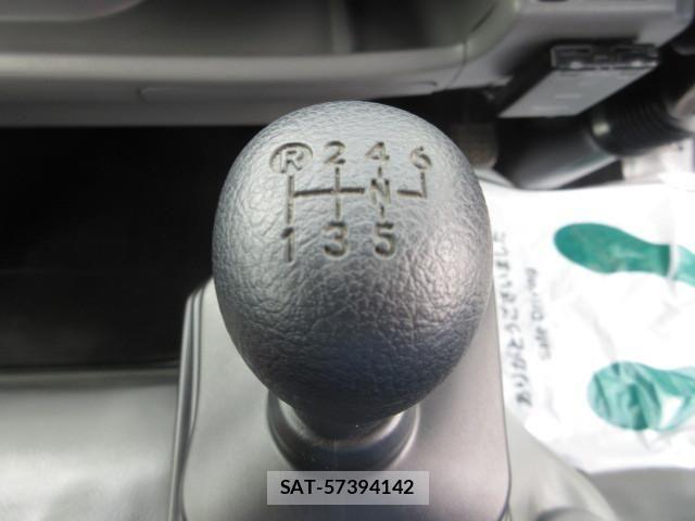 Hino DUTRO 2025-01 8524457-25