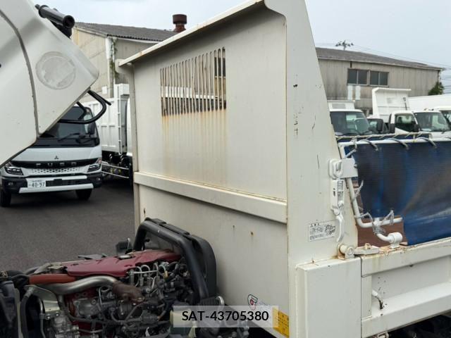 Hino DUTRO 2019-01 8524527-15