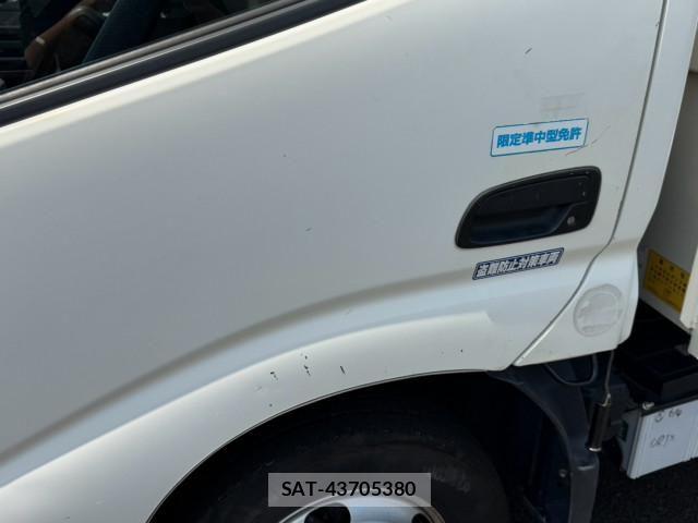 Hino DUTRO 2019-01 8524527-19