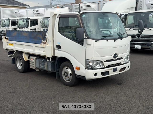 Hino DUTRO 2019-01 8524527-2