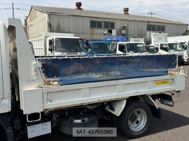 Hino DUTRO 2019-01 8524527-7