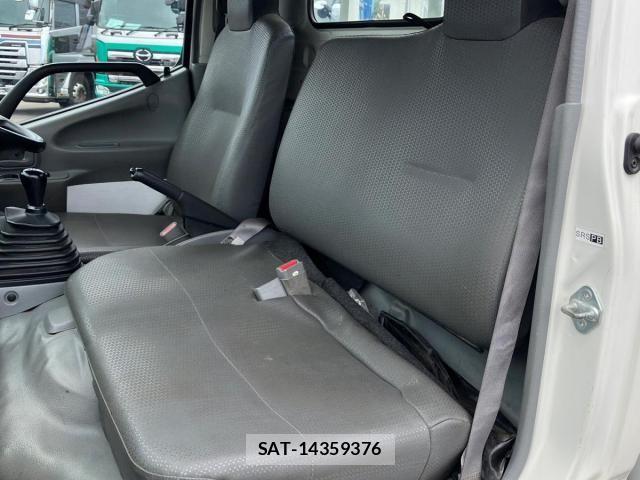 Hino DUTRO 2019-11 8524532-18