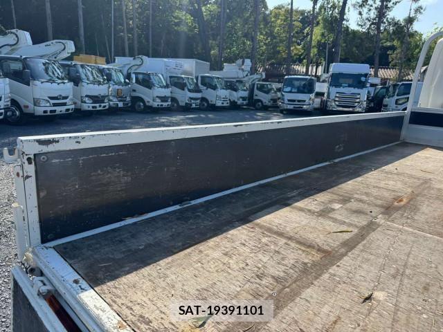 Hino DUTRO 2019-05 8524548-11