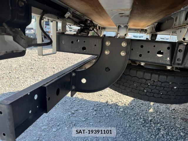Hino DUTRO 2019-05 8524548-16