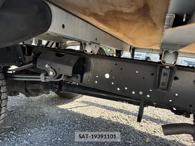 Hino DUTRO 2019-05 8524548-18