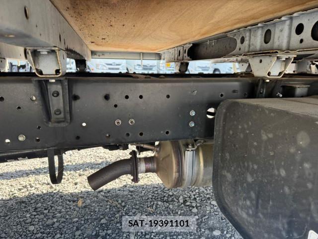 Hino DUTRO 2019-05 8524548-19