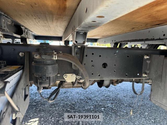 Hino DUTRO 2019-05 8524548-20