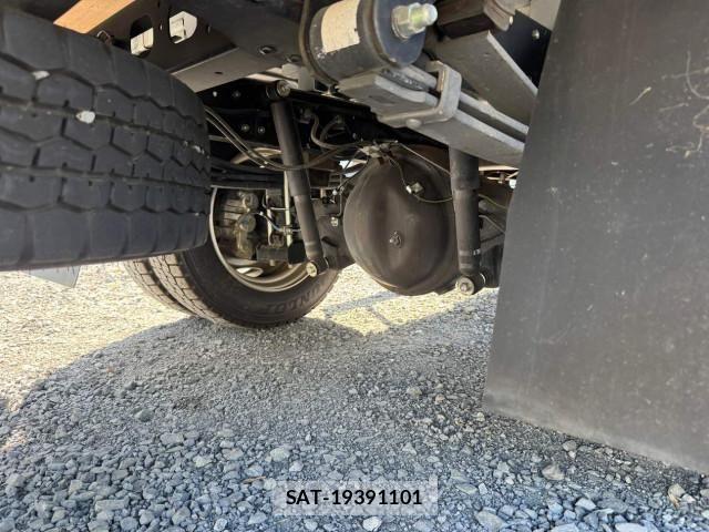 Hino DUTRO 2019-05 8524548-21