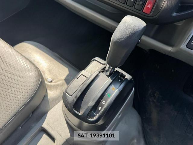 Hino DUTRO 2019-05 8524548-26