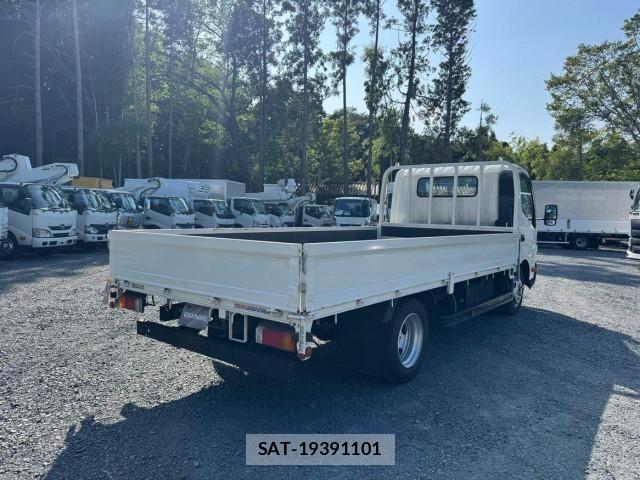 Hino DUTRO 2019-05 8524548-4