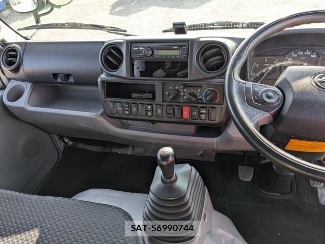 Hino DUTRO 2021-03 8524535-27