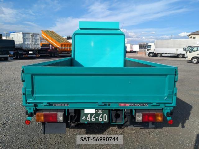 Hino DUTRO 2021-03 8524535-4