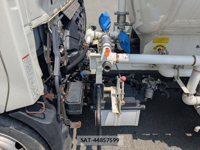 Hino DUTRO 2021-04 8524472-11