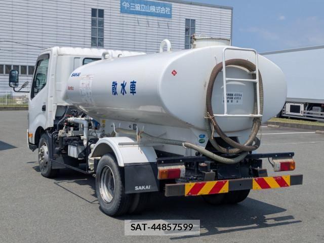 Hino DUTRO 2021-04 8524472-2