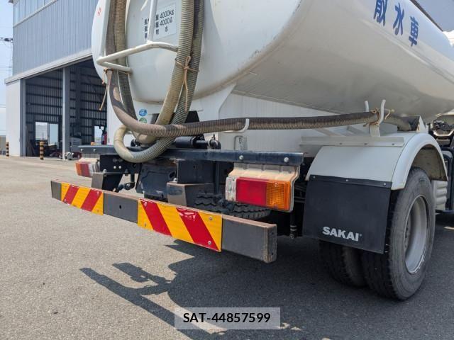 Hino DUTRO 2021-04 8524472-5