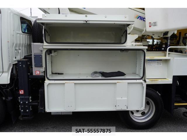 Hino DUTRO 2018-02 8524487-16