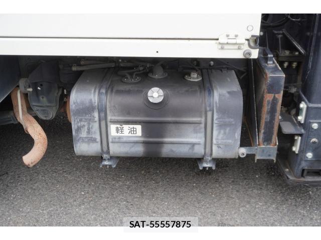 Hino DUTRO 2018-02 8524487-23