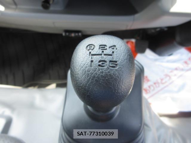 Hino DUTRO 2016-03 8524489-19
