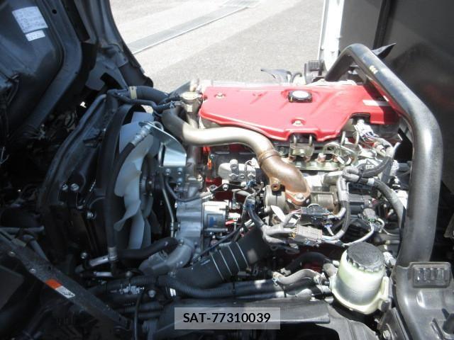 Hino DUTRO 2016-03 8524489-23