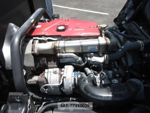 Hino DUTRO 2016-03 8524489-25