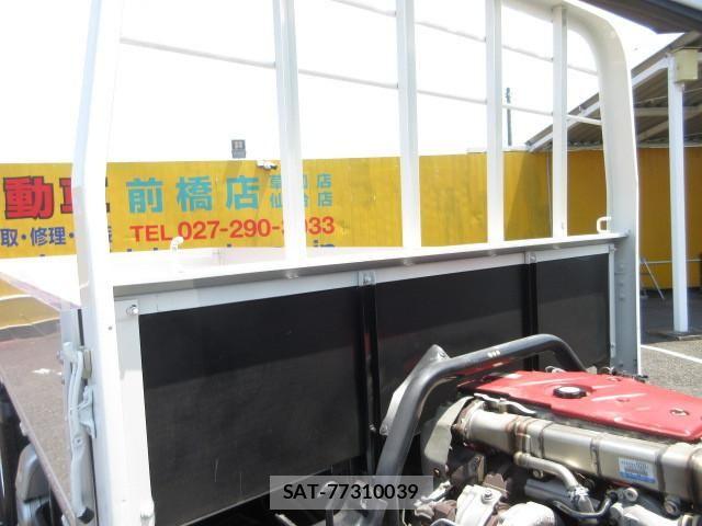 Hino DUTRO 2016-03 8524489-27