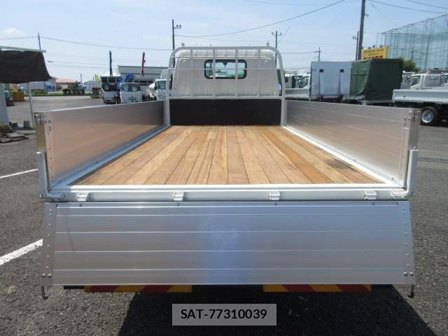 Hino DUTRO 2016-03 8524489-7