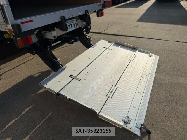 Hino DUTRO 2025-01 8524455-17