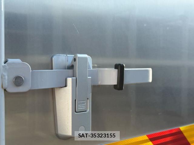 Hino DUTRO 2025-01 8524455-19