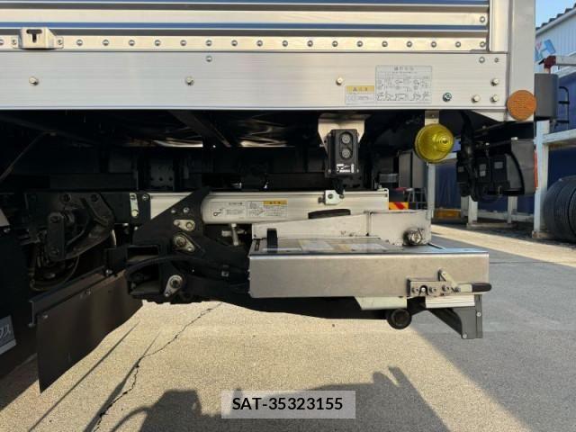 Hino DUTRO 2025-01 8524455-23