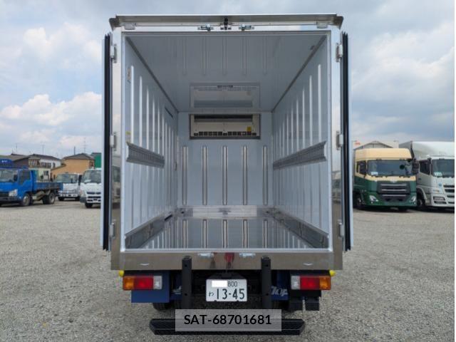 Hino DUTRO 2026-01 8524454-9