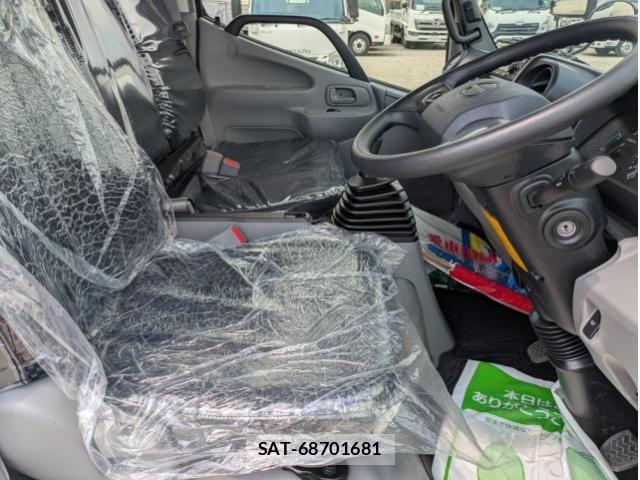 Hino DUTRO 2026-01 8524454-23